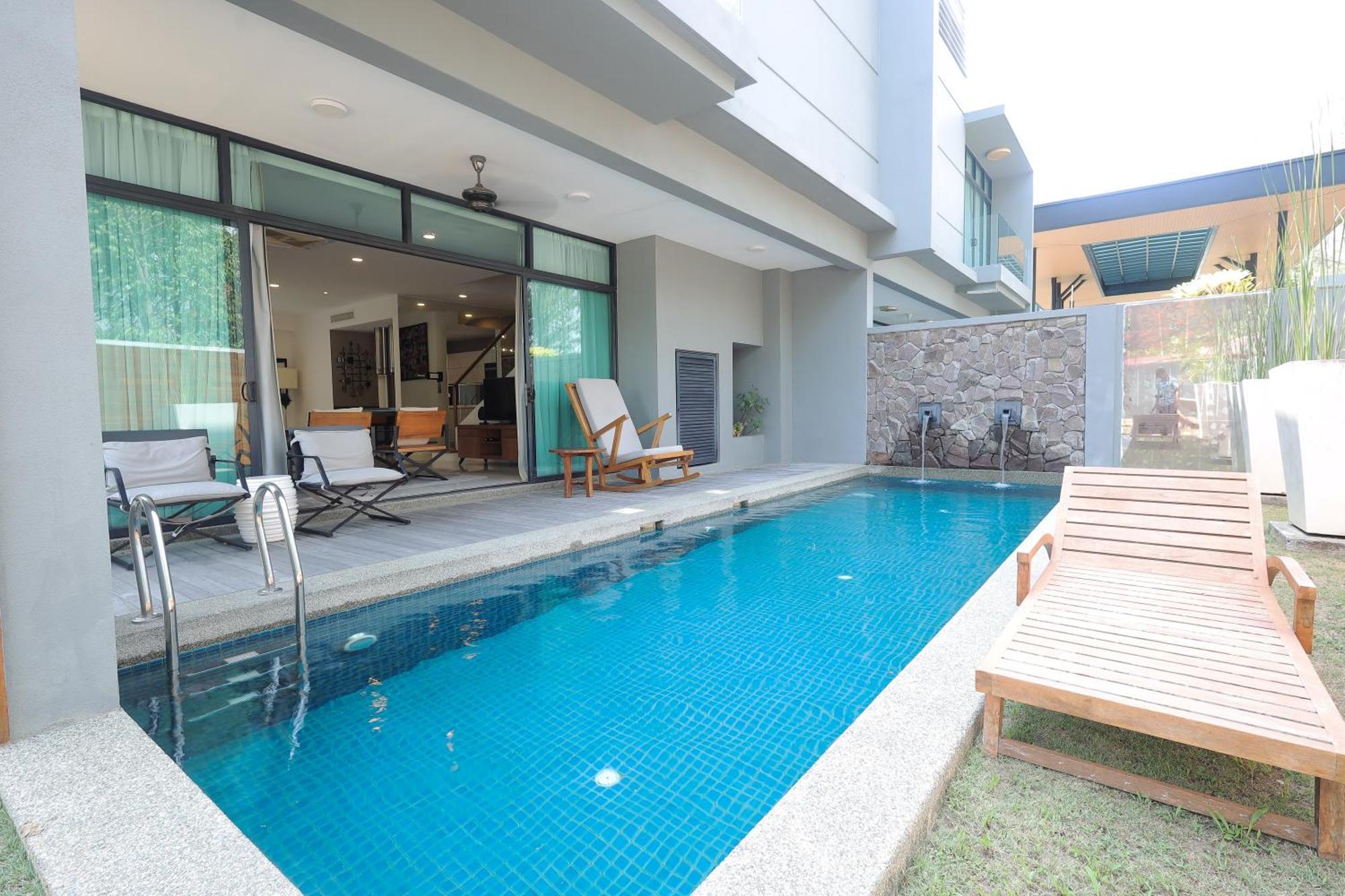 The Riyaz Lavanya Langkawi Pantai Cenang  Exterior foto A pool at a private house